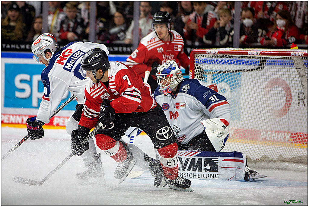 PENNY DEL; Koelner Haie- Nuernberger Ice Tigers; Koeln, 18.11.2022